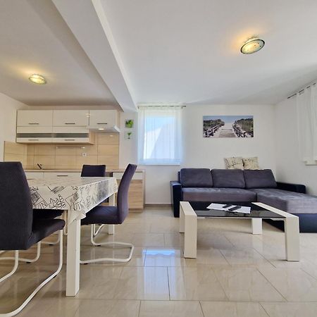 Apartment Slabek Baska  Ngoại thất bức ảnh
